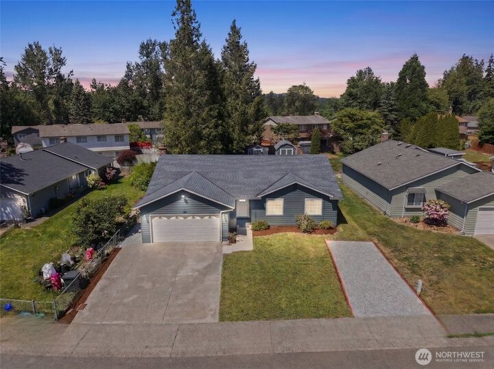 Property Photo:  19750 SE 263rd Place  WA 98042 