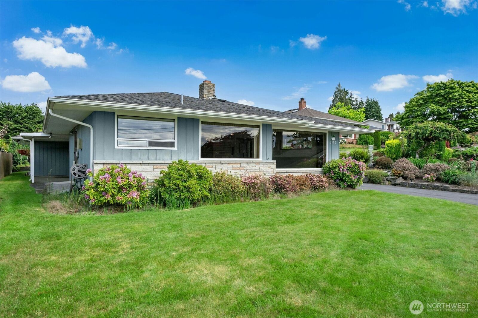 Property Photo:  507  View Ridge Drive  WA 98203 
