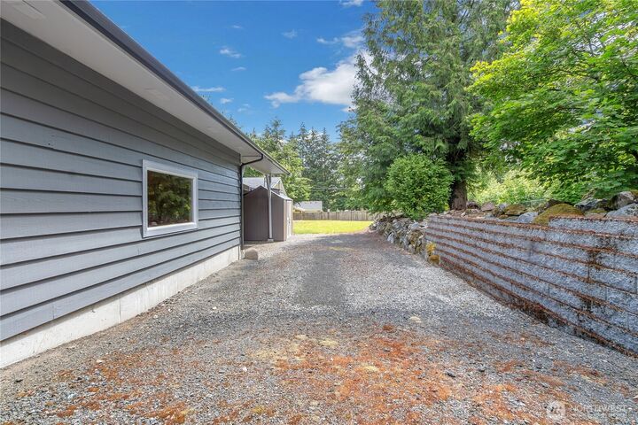 Property Photo:  6006  48th Avenue E  WA 98443 