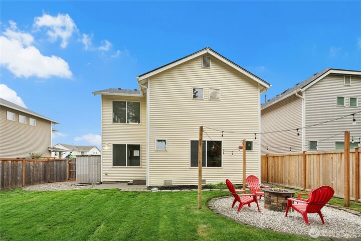 Property Photo:  9424  187th Street Ct E  WA 98375 