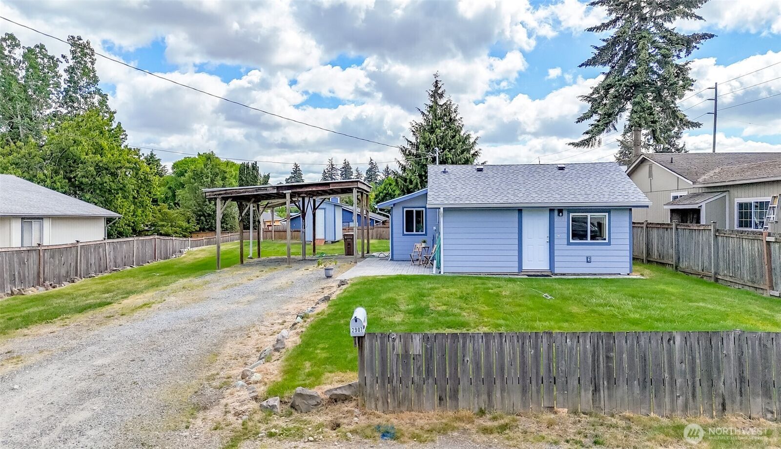 Property Photo: 2907 NE 57th Avenue WA 98422