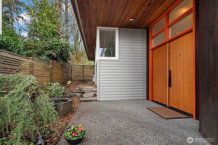Property Photo: 14740 SE 56th Street WA 98006