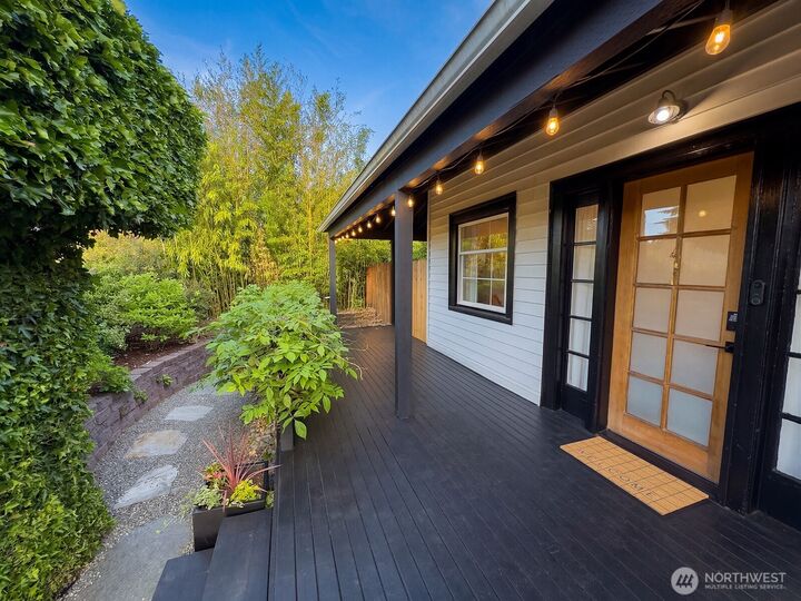 Property Photo:  2127  8th Street  WA 98312 