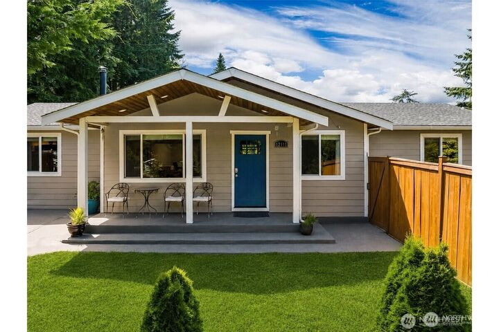 Property Photo:  12117  179th Avenue SE  WA 98059 
