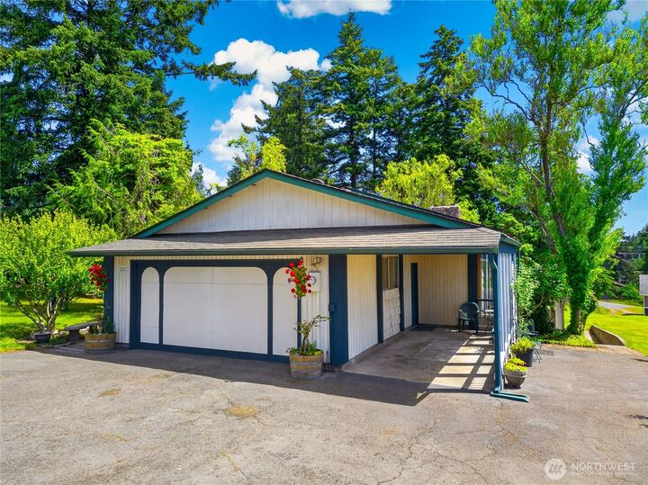 Property Photo:  220  Skagit Way  WA 98257 