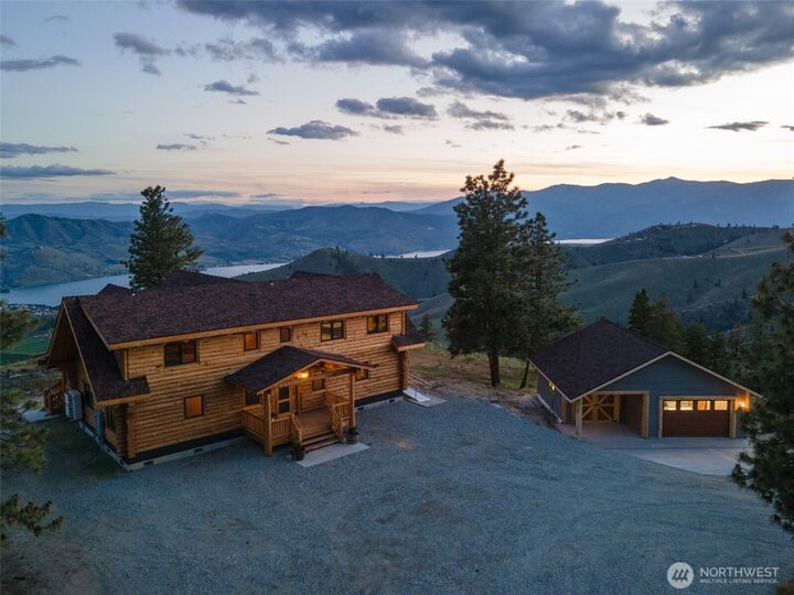 Property Photo:  1831  Cottontail Lane  WA 98816 