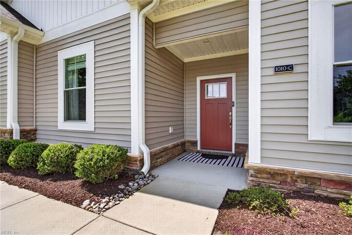 Property Photo:  1010 Paragon Way C  VA 23435 