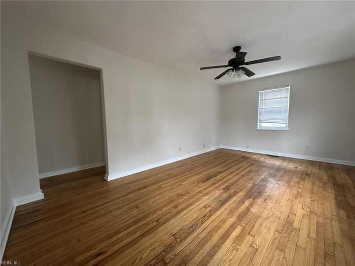 Property Photo: 9520 Warwick Ave VA 23503