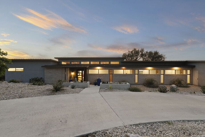 Property Photo:  352 Arthur Ct  TX 78070 