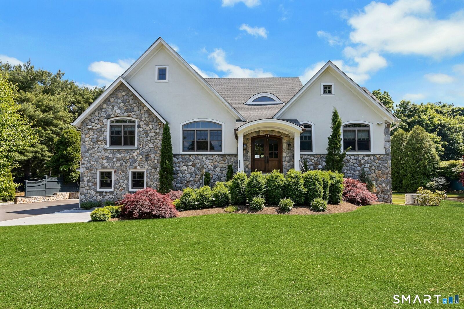 Property Photo:  