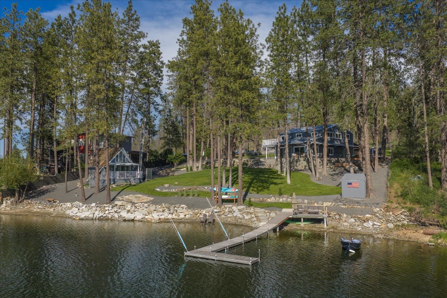 Property Photo: 9510 S Silver Lake Rd WA 99022