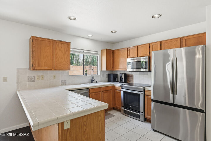 Property Photo:  3050 W Country Meadow Drive  AZ 85742 