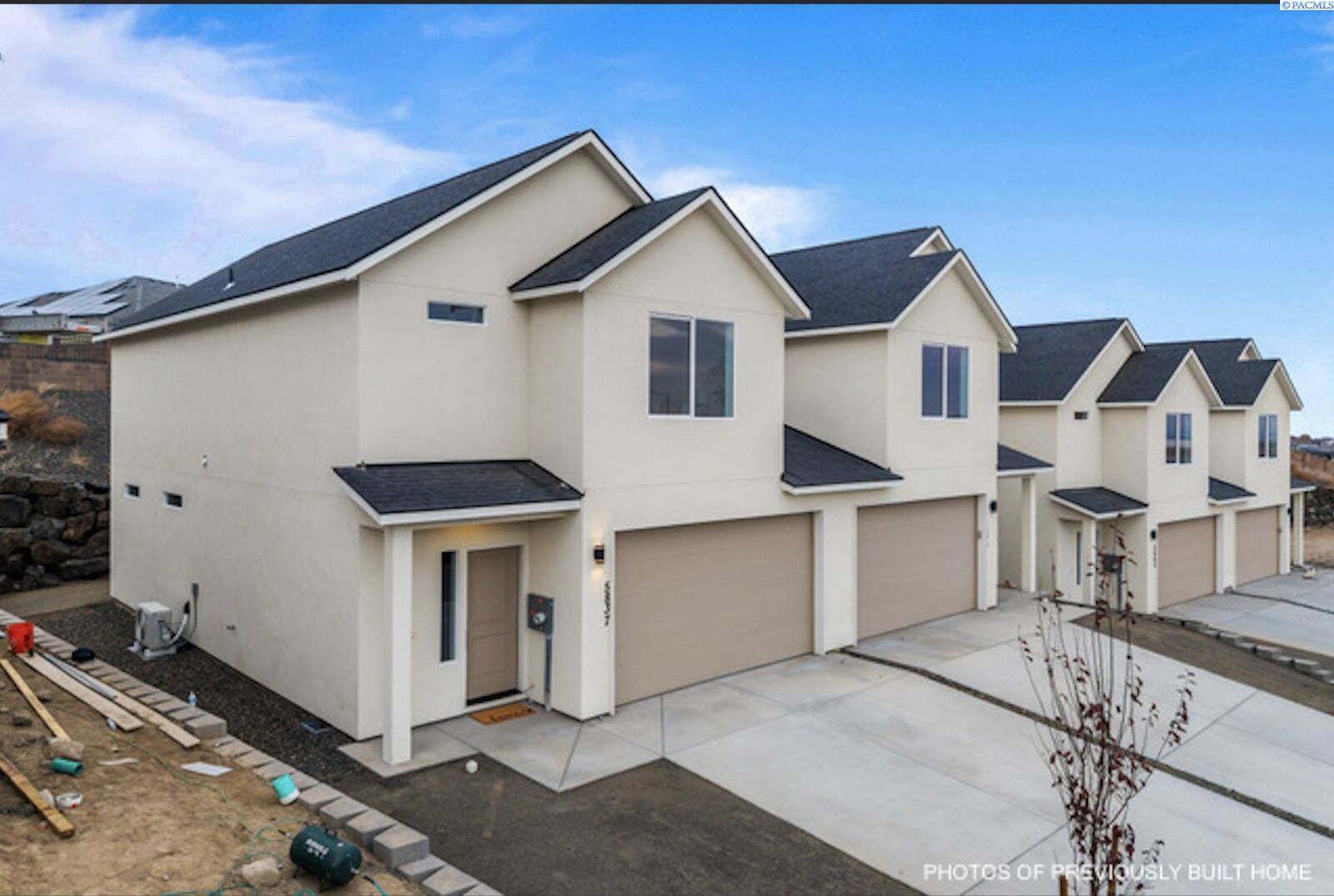 Property Photo:  5857 W 40th Ct  WA 99338 