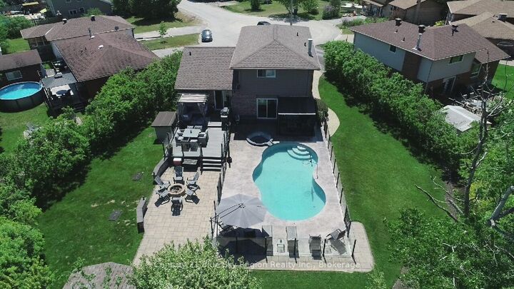 Property Photo: 790 Laurentian Avenue ON P1B 7T8