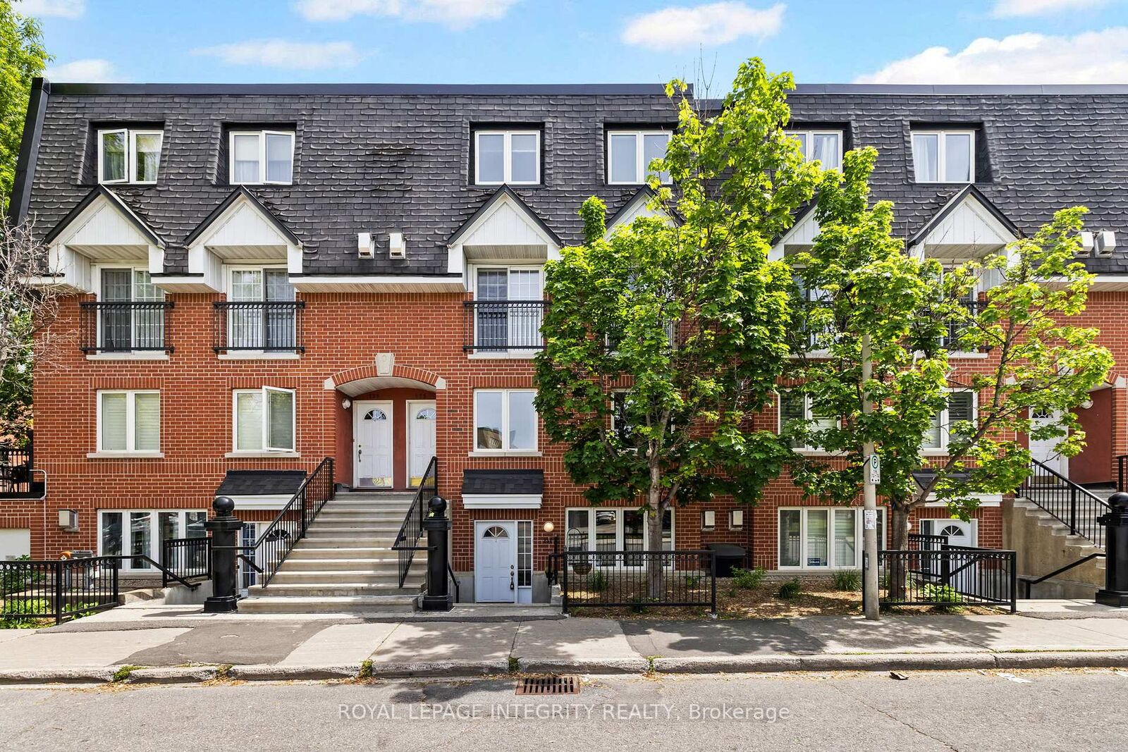 Property Photo: 237 Cumberland Street ON K1N 8W6