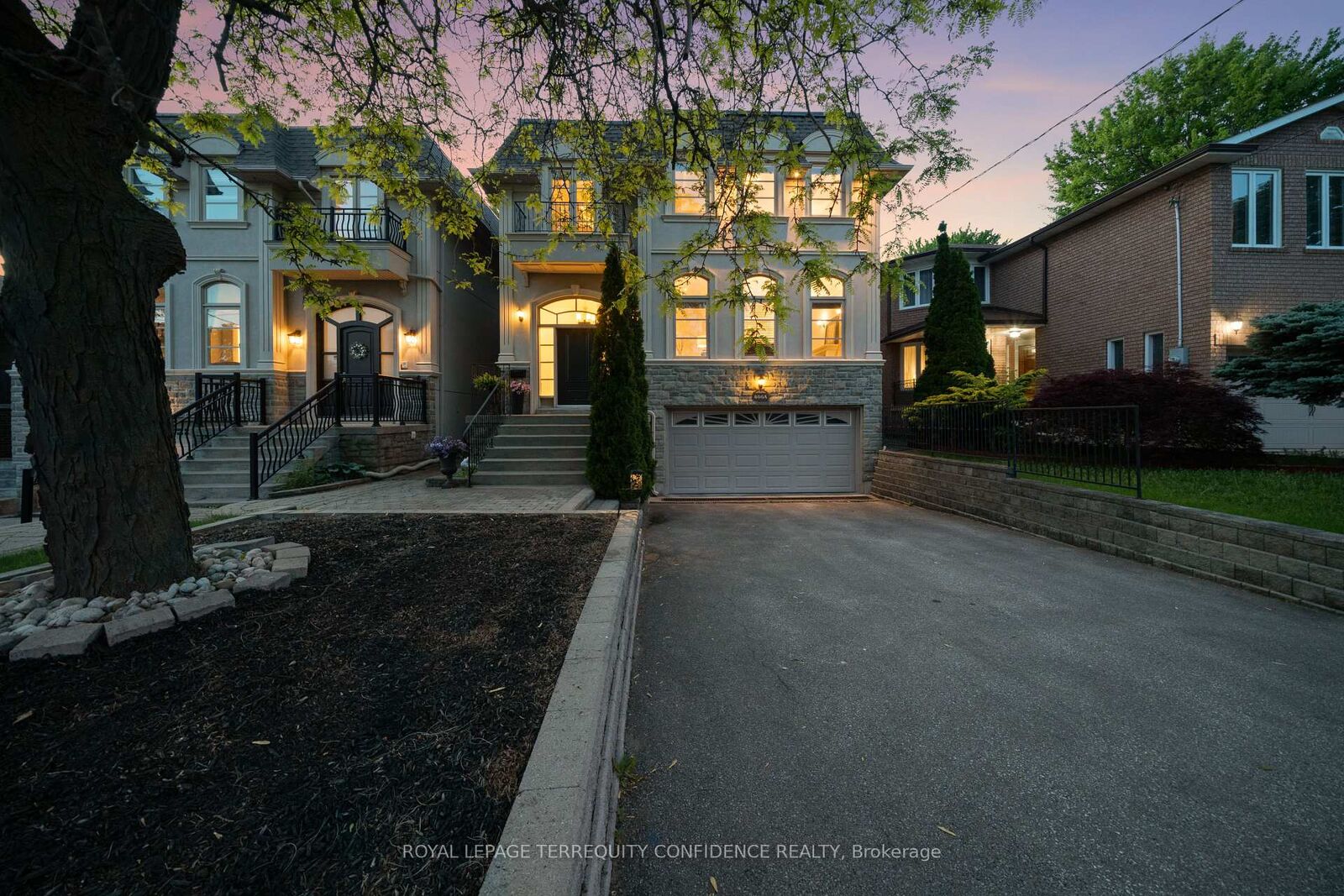 Property Photo: 466A Ellerslie Avenue ON M2R 1C4