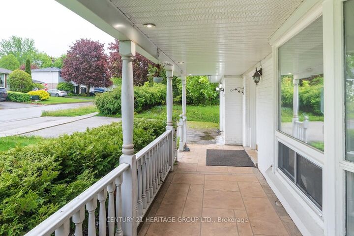 Photo de la propriété:  307 Towercrest Drive  ON L3Y 1C1 