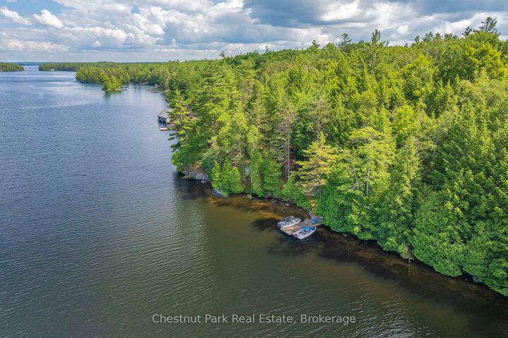 Property Photo: 26 Taylor Island 26lm N/A ON P1P 1R2