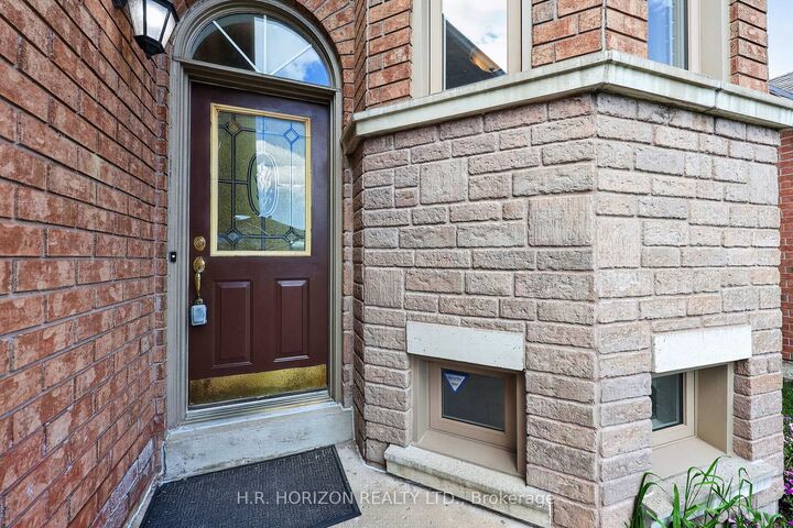 Property Photo: 8 Schaefer Place ON L7E 5Y1