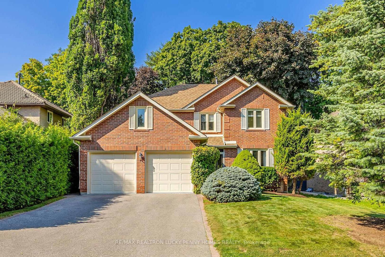 Property Photo: 4 McPhail Court ON L3R 0C2