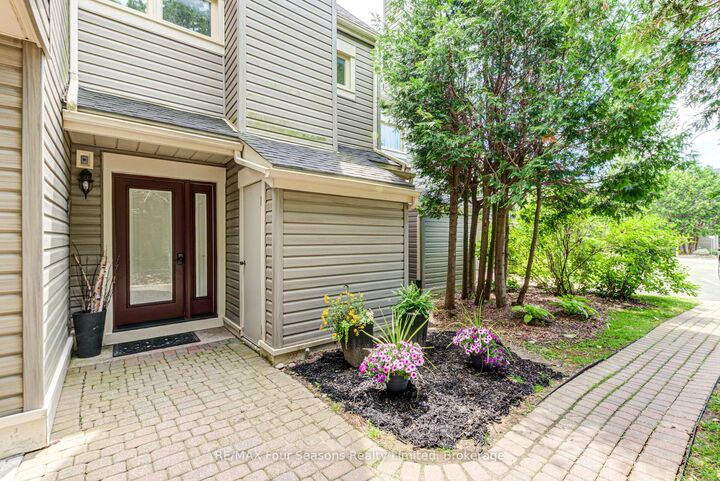Property Photo: 471 Oxbow Crescent ON L9Y 5B4