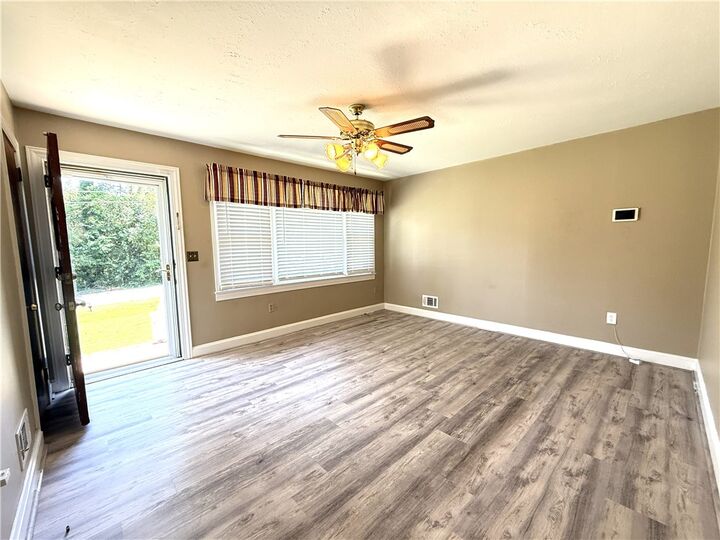 Property Photo: 13 Lynhurst Drive SC 29611