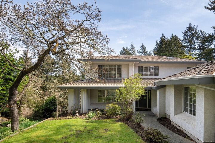 Property Photo: 4617 Cliffwood Pl BC V8Y 1B6