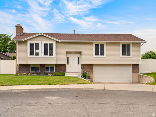 Property Photo: 985 N 520 E UT 84097