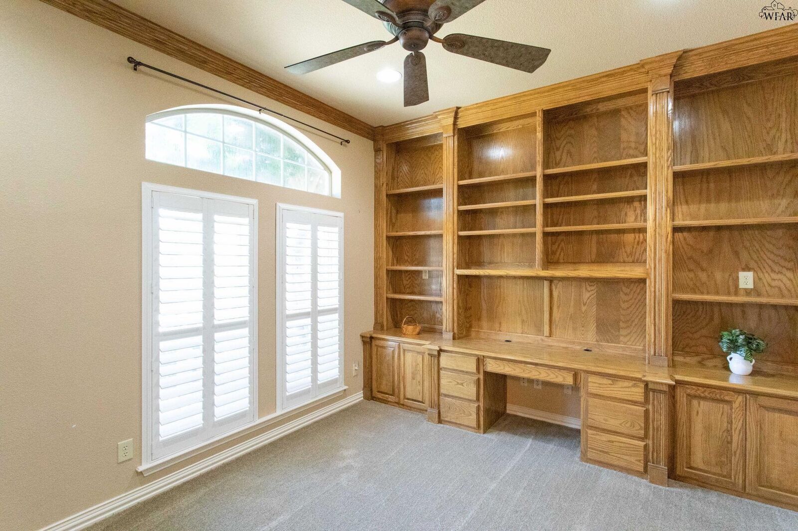 Property Photo:  1608 Tanglewood Drive  TX 76309 