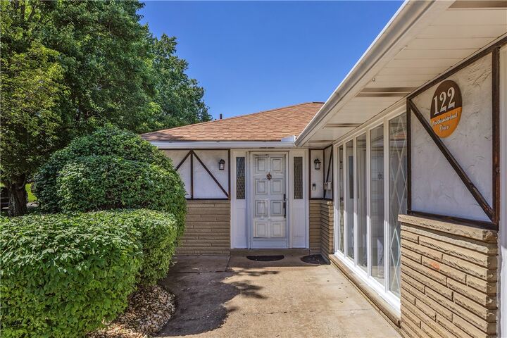 Property Photo:  122 Northumberland Drive  PA 15642 