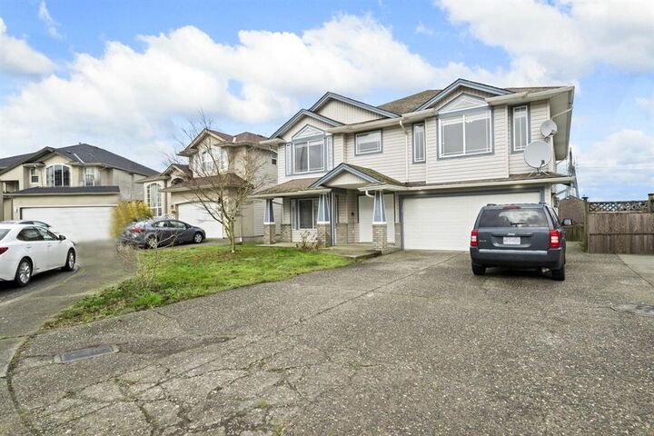 Property Photo: 31449 Legacy Court BC V2T 6W5