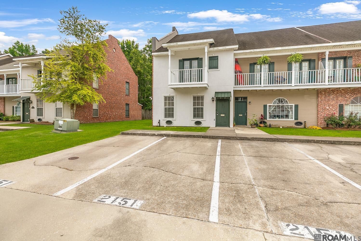 Property Photo: 2151 Plantation Ln LA 70820