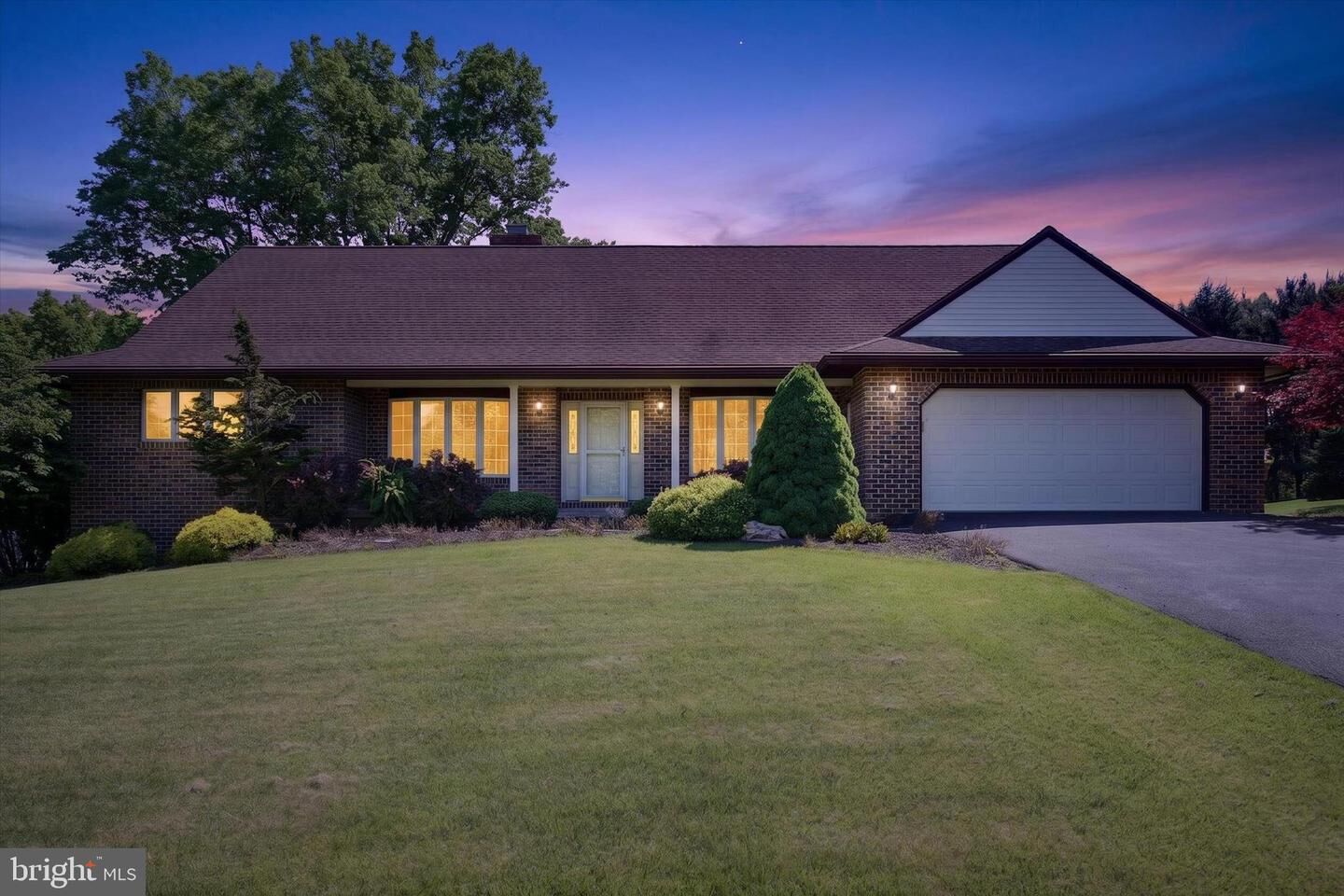 Property Photo:  112 Bramblewood Lane  PA 17339 