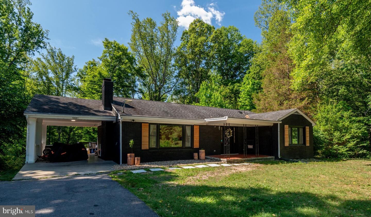 Property Photo: 12081 Laplata Road MD 20602