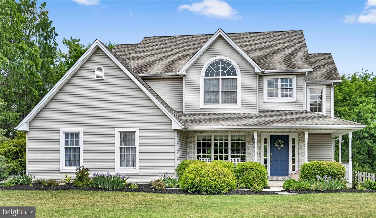 Property Photo: 5 Woburn Abbey Avenue PA 17011