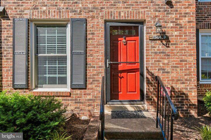 Property Photo: 2544-D S Arlington Mill Drive 4 VA 22206