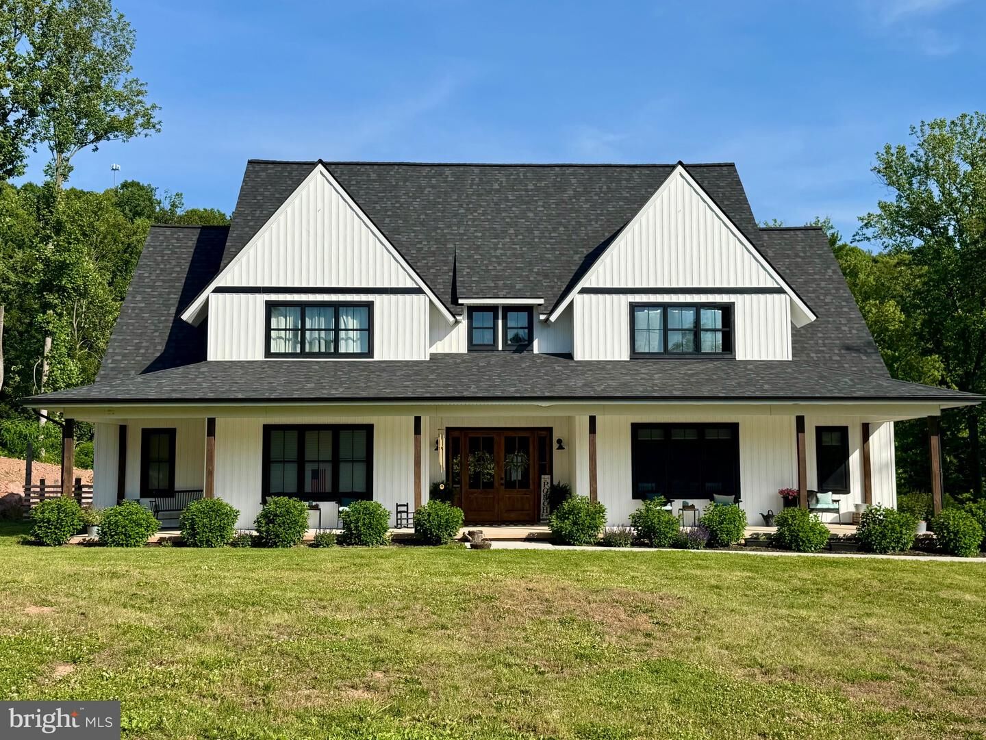 Property Photo:  911 N Circle Drive  PA 17315 
