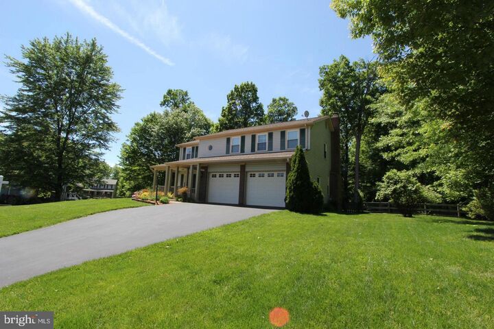 Property Photo: 13300 Tuckaway Drive VA 22033