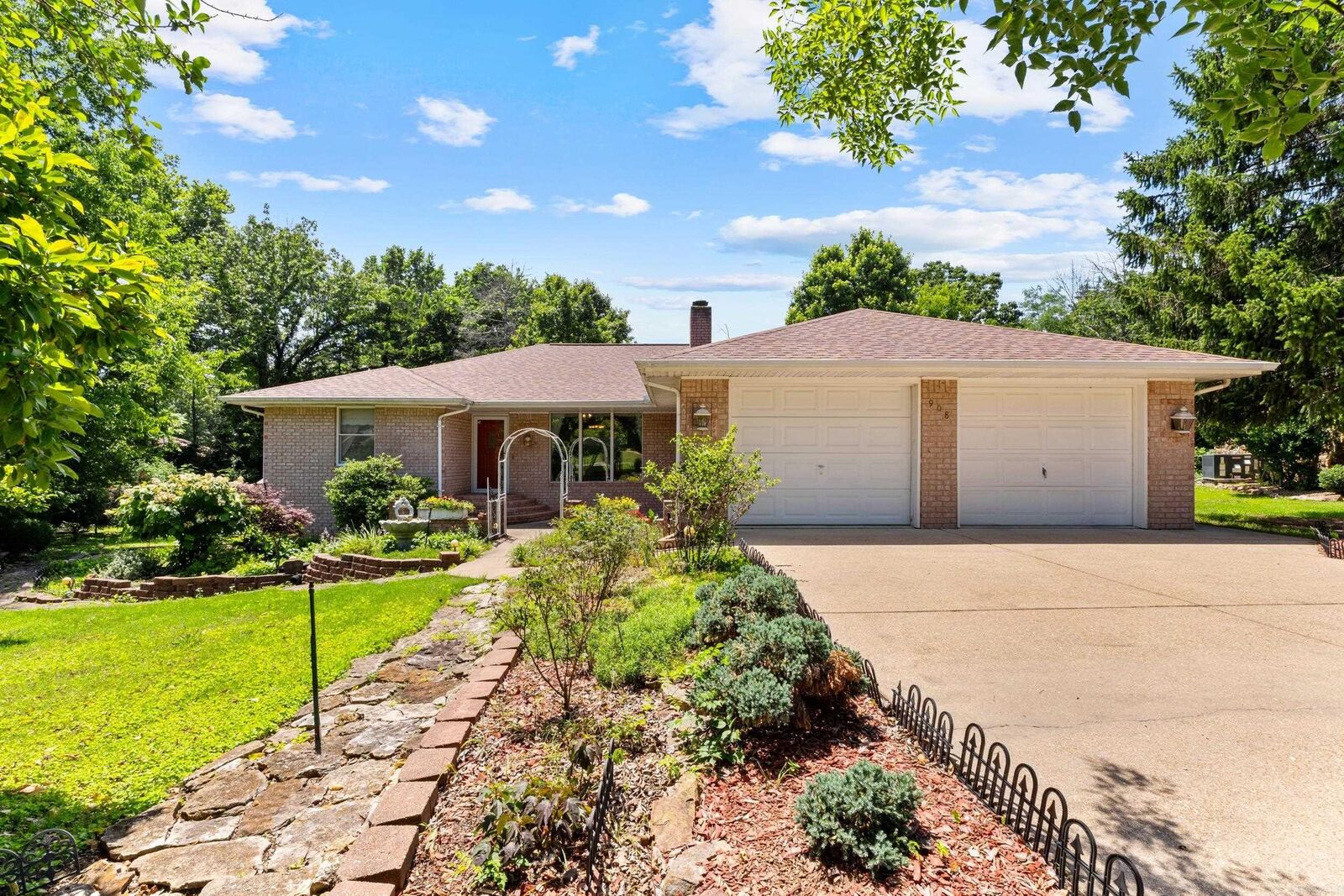 Property Photo:  908 Baffy Drive  AR 72653 