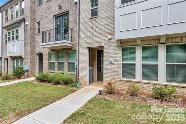 Property Photo:  1256 Madison Towns Lane  NC 28209 