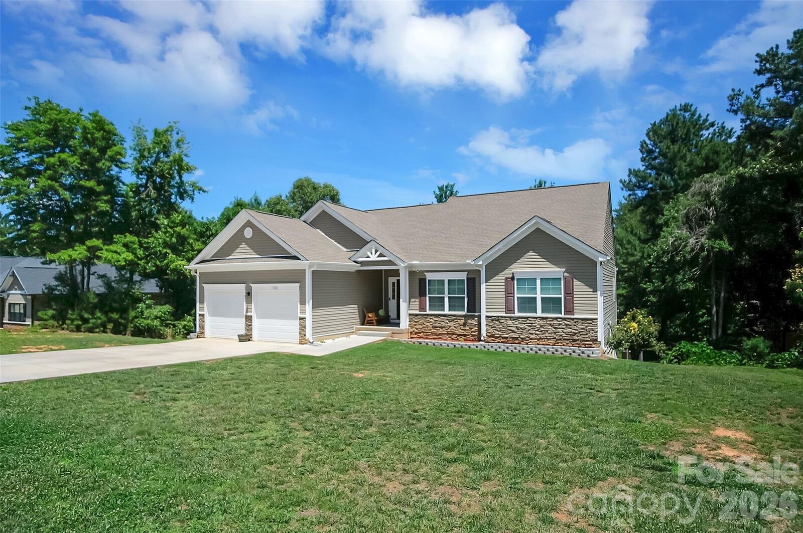 Property Photo:  122 Windstone Drive  NC 28166 