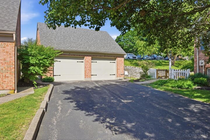 Property Photo:  6 Devon Court  OH 45014 
