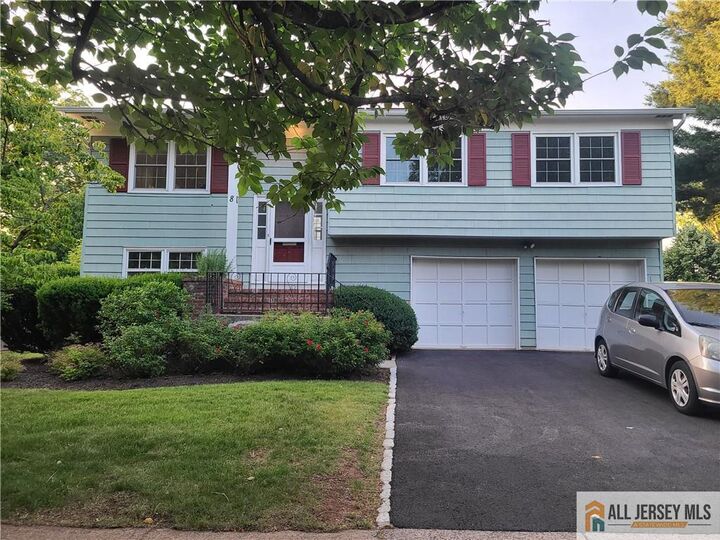 Property Photo:  8 Windy Hill Road  NJ 08840 