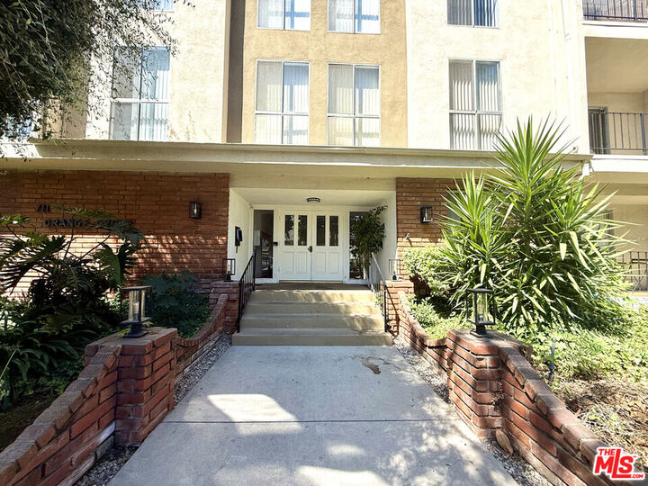 Property Photo:  711 Orange Grove Ave  CA 91030 