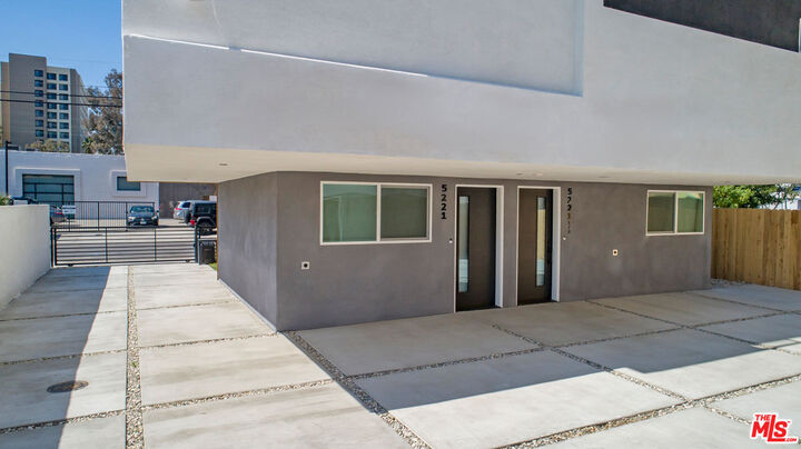 Property Photo: 5221 1/2 Cleon Ave CA 91601