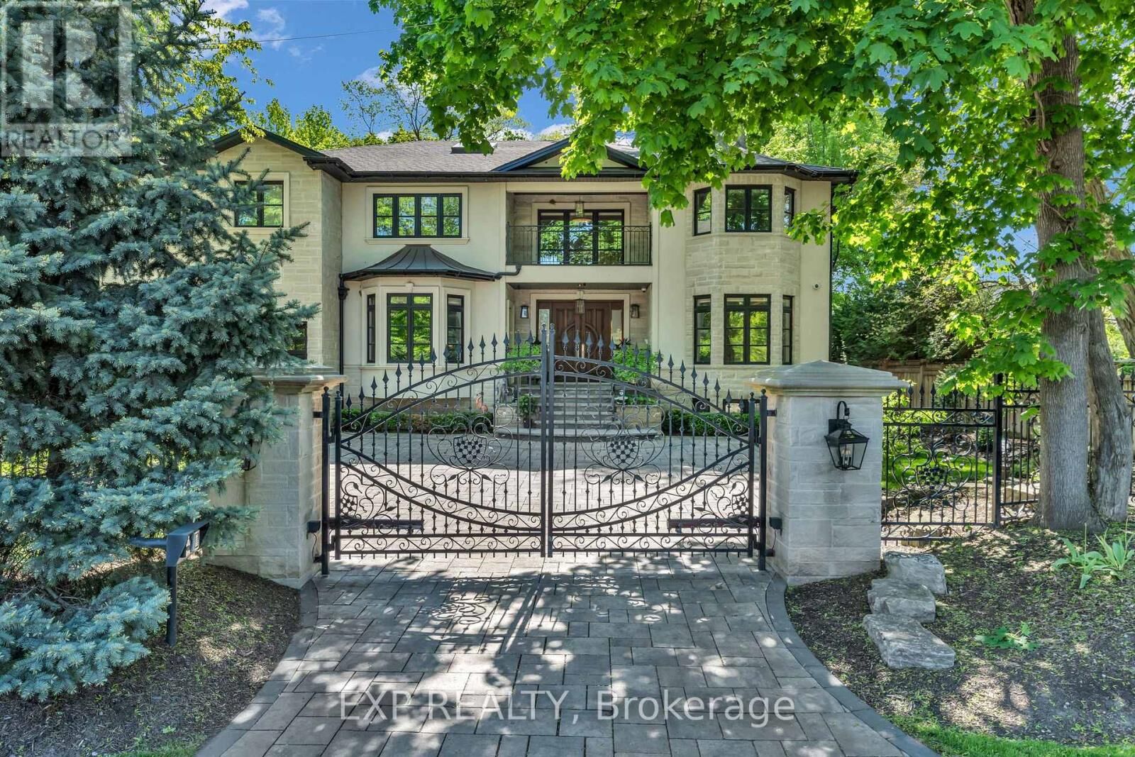 Property Photo:  606 Lakeshore Road West  ON L6K 1G5 
