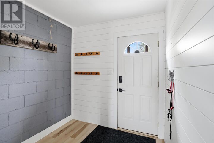 Property Photo: 53 Atwater St ON P6C 5Y7