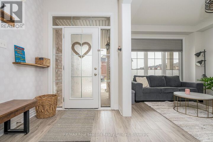 Property Photo:  40 Kirby Avenue  ON L9Y 3W8 