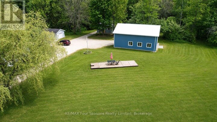 Property Photo:  194543 Sideroad 30ndr Sideroad North  ON N0G 1S0 