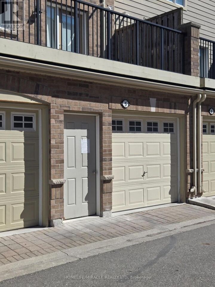Property Photo:  3120 Boxford Crescent 5  ON L5M 0X1 